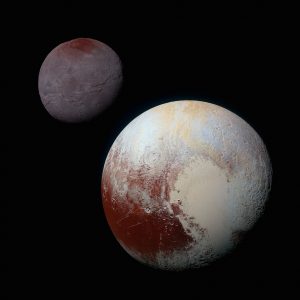 Pluto and Charon by NASA's Marshall Space Flight Center - sous licence CC BY-NC 2.0